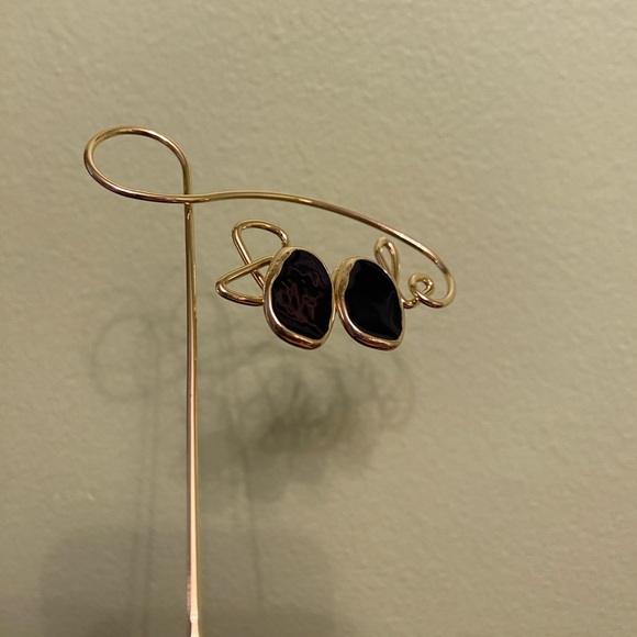 ⚜️3 for $30⚜️ French Retro Oval Black & Gold Earrings - Picture 8 of 8